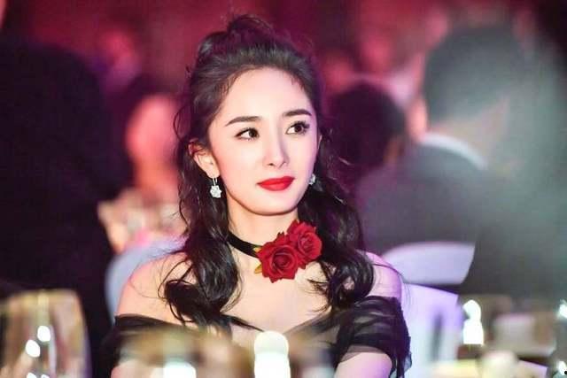 明星网红一挑三是谁,揭秘热门对决背后的精彩瞬间