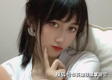 吃瓜美女最新事件爆料,揭秘娱乐圈惊人内幕