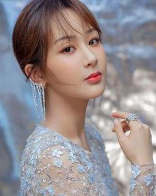 神仙颜值女明星网红是谁,揭秘当红女明星、网红的美丽之谜