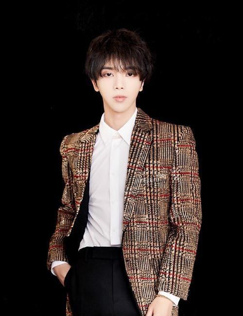 济南女生爆料吃瓜视频播放,揭秘网络爆红背后的故事